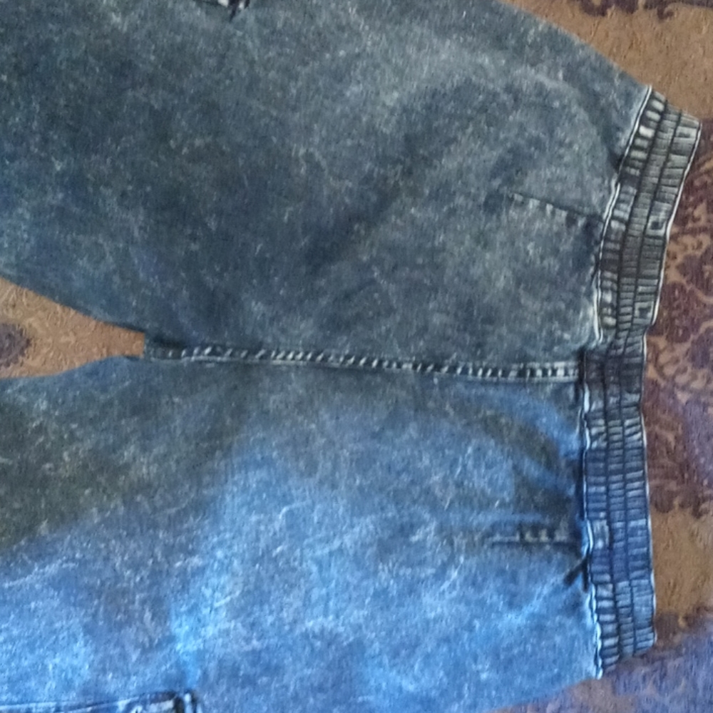 Jeans - Picture 2 of 3